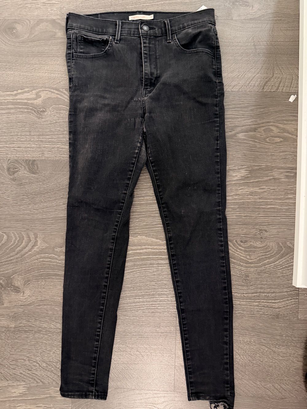 Levi’s Black Women’s 720 High-Rise Skinny Jeans
